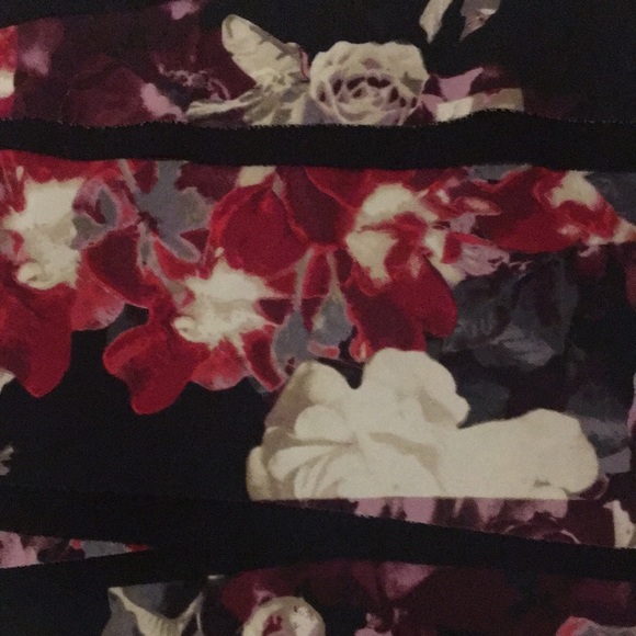 WHITE HOUSE BLACK MARKET SKIRT - Picture 4 of 4